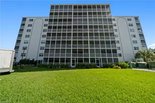 1 Bluebill Ave, Naples, FL 34108 - Photo 37