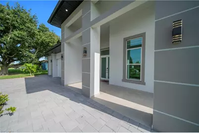 329 NE 6th St, Cape Coral, FL 33909 - Photo 7