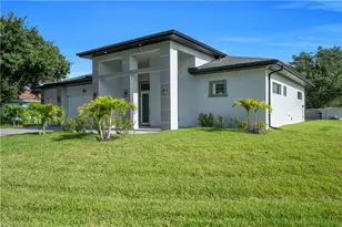 329 NE 6th St, Cape Coral, FL 33909 - Photo 3