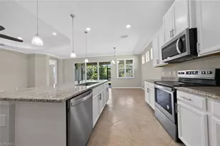 8051 Venetian Pointe Dr, Fort Myers, FL 33908 - Photo 27