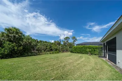 8051 Venetian Pointe Dr, Fort Myers, FL 33908 - Photo 5