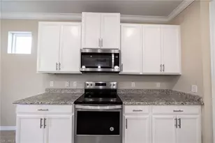 8051 Venetian Pointe Dr, Fort Myers, FL 33908 - Photo 25
