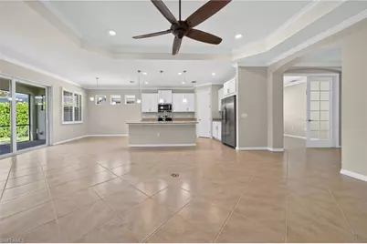 8051 Venetian Pointe Dr, Fort Myers, FL 33908 - Photo 19