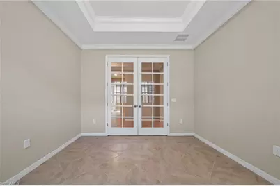 8051 Venetian Pointe Dr, Fort Myers, FL 33908 - Photo 15