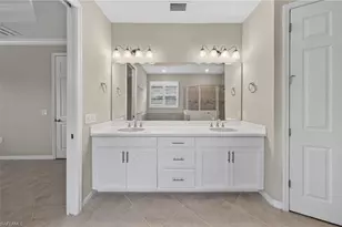 8051 Venetian Pointe Dr, Fort Myers, FL 33908 - Photo 35