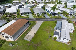 241 Daisy Ave, Fort Myers, FL 33908 - Photo 1