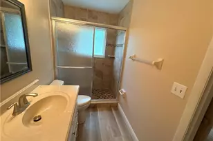804 NE 7th Pl, Cape Coral, FL 33909 - Photo 13