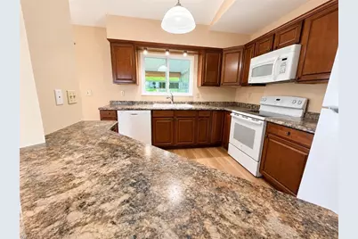 804 NE 7th Pl, Cape Coral, FL 33909 - Photo 7