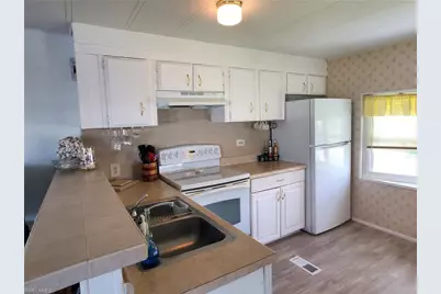 865 Moonlight Dr, North Fort Myers, FL 33917 - Photo 5