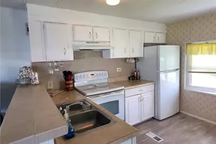 865 Moonlight Dr, North Fort Myers, FL 33917 - Photo 5