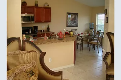 905 SW 8th Ct, Cape Coral, FL 33991 - Photo 9