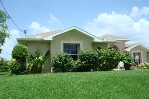 905 SW 8th Ct, Cape Coral, FL 33991 - Photo 1