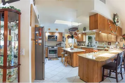 901 SW 51st Ter, Cape Coral, FL 33914 - Photo 9