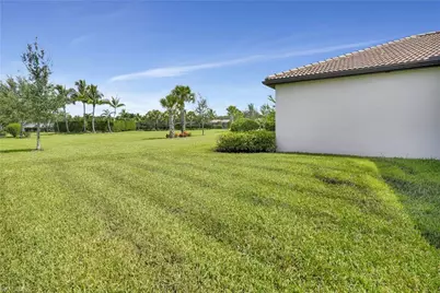 11752 Bowes Cir, Fort Myers, FL 33913 - Photo 35