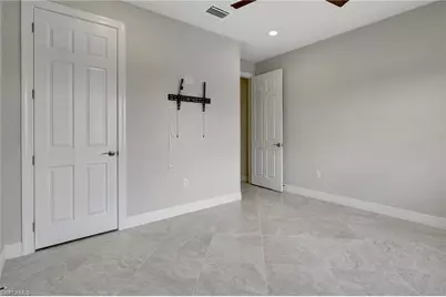 11752 Bowes Cir, Fort Myers, FL 33913 - Photo 27