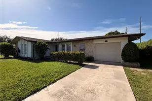 334 SE 47th Terrace, Cape Coral, FL 33904 - Photo 3