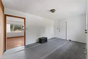 122 Evergreen Rd, North Fort Myers, FL 33903 - Photo 11