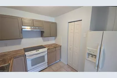 2624 Jean Marie Ct, Fort Myers, FL 33916 - Photo 5