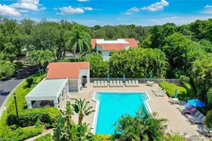 592 Beachwalk Cir, Naples, FL 34108 - Photo 11
