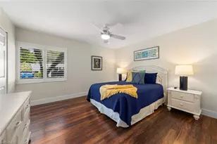 592 Beachwalk Cir, Naples, FL 34108 - Photo 23