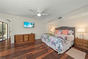 592 Beachwalk Cir, Naples, FL 34108 - Photo 49