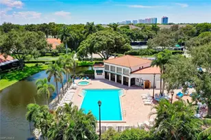 592 Beachwalk Cir, Naples, FL 34108 - Photo 5