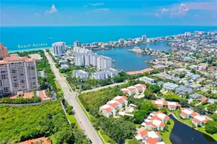 592 Beachwalk Cir, Naples, FL 34108 - Photo 3