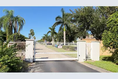 132 Pinebrook Dr, Fort Myers, FL 33907 - Photo 33