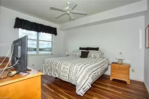 8066 Queen Palm Ln, Fort Myers, FL 33966 - Photo 13