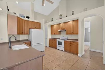 622 SW 31st St, Cape Coral, FL 33914 - Photo 11