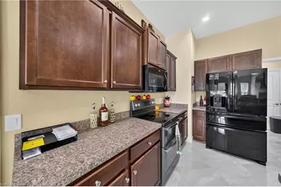 2724 Miracle Pkwy, Cape Coral, FL 33914 - Photo 7