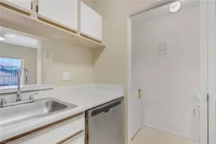 6321 Aragon Way, Fort Myers, FL 33966 - Photo 15