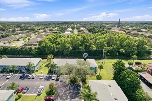 136 Cypress Way E, Naples, FL 34110 - Photo 21