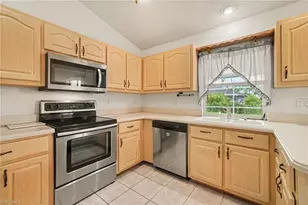 511 Trafalgar Pkwy, Cape Coral, FL 33991 - Photo 15