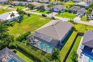 113 SW 33rd Pl, Cape Coral, FL 33991 - Photo 35