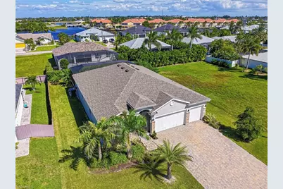 113 SW 33rd Pl, Cape Coral, FL 33991 - Photo 3
