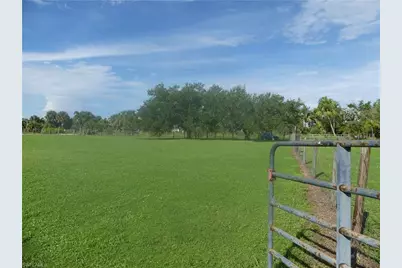 13300 Morningstar Ln, Bokeelia, FL 33922 - Photo 19