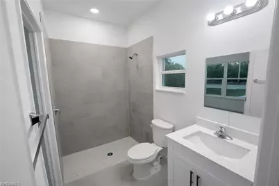 4202 E 30th St, Alva, FL 33920 - Photo 9