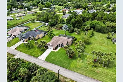 405 Poinsettia Ave, Lehigh Acres, FL 33972 - Photo 45