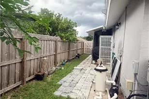 2230 Crystal Dr, Fort Myers, FL 33907 - Photo 37