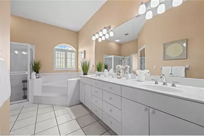 205 SW 37th Ln, Cape Coral, FL 33914 - Photo 25