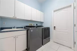205 SW 37th Ln, Cape Coral, FL 33914 - Photo 31