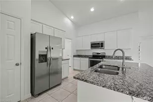 934 NW 7th Ave, Cape Coral, FL 33993 - Photo 11