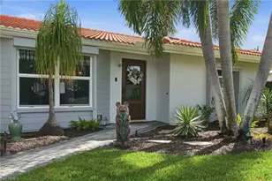 1028 Edgemere Dr, Fort Myers, FL 33919 - Photo 3