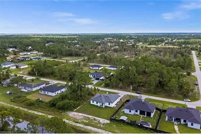 923 Bolivia Dr, Lehigh Acres, FL 33974 - Photo 39