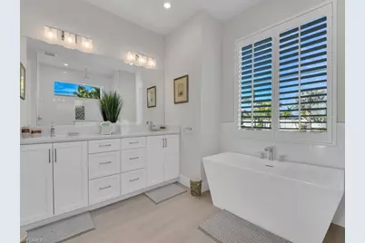 912 SW 4th Pl, Cape Coral, FL 33991 - Photo 13