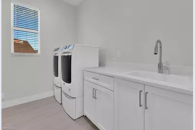 912 SW 4th Pl, Cape Coral, FL 33991 - Photo 19