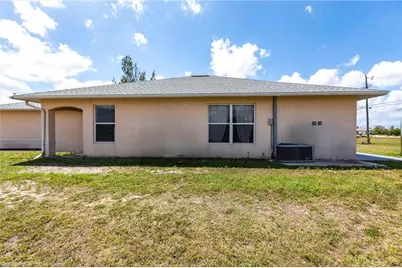 2130 NE 8th Pl, Cape Coral, FL 33909 - Photo 27