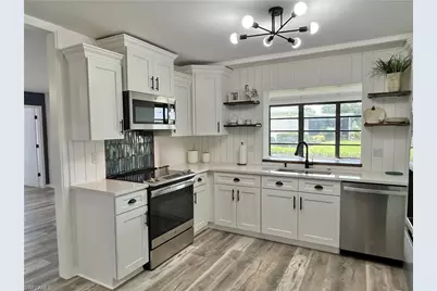 7084 E Brandywine Cir, Fort Myers, FL 33919 - Photo 3