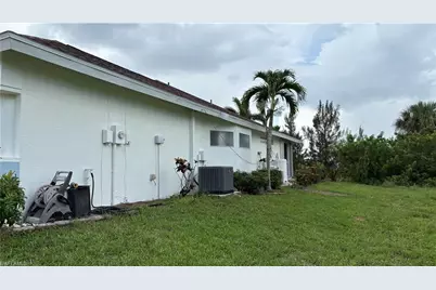 2810 NW 14th Ter, Cape Coral, FL 33993 - Photo 3